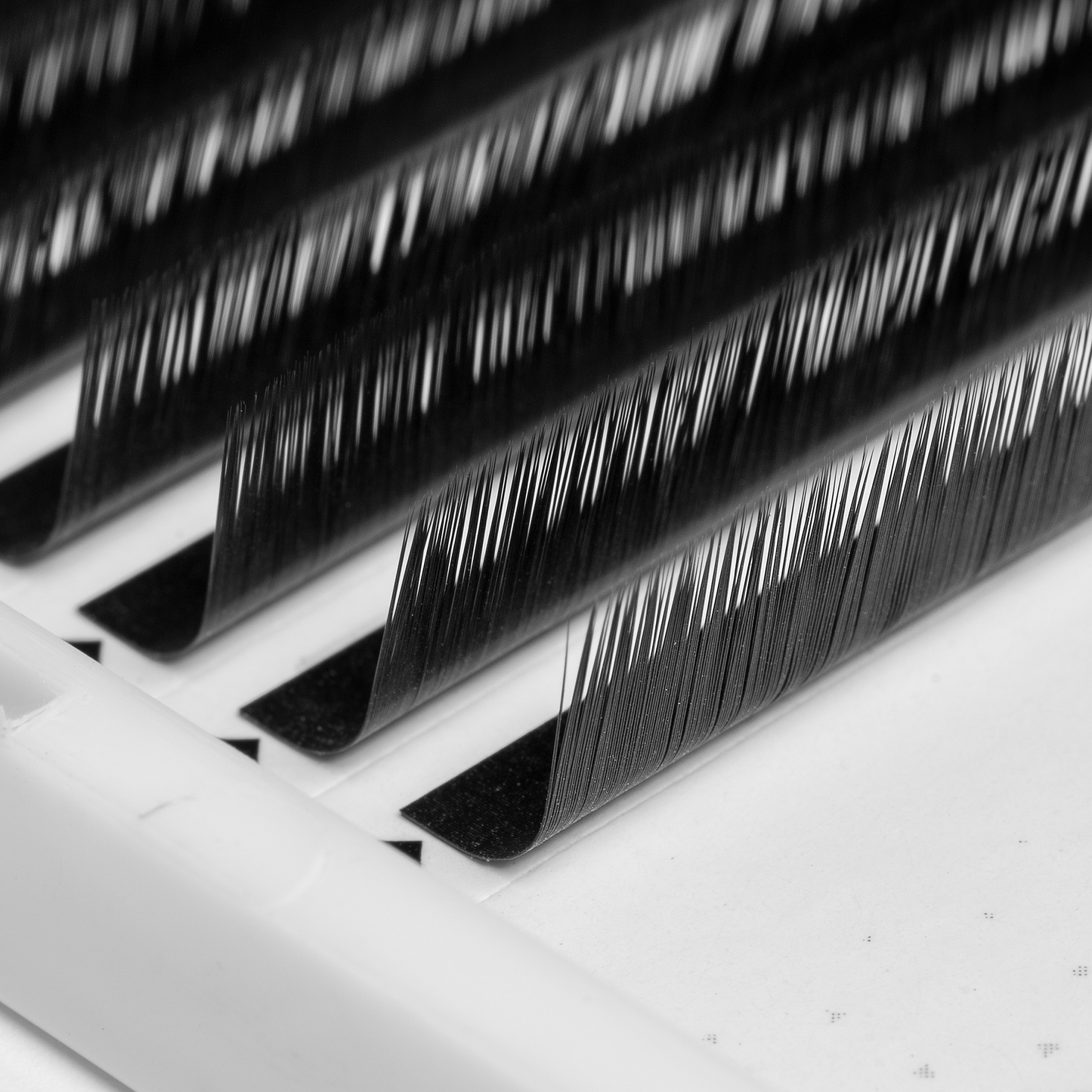 Velvet Super Mink | 0.05mm - GlamorEyelash