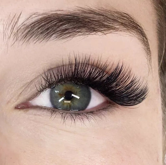 Choosing eyelash extensions for almond eyes?