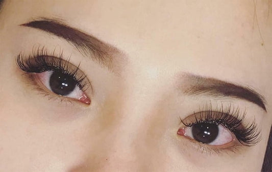Natural thin eyelash extensions like volume lashes