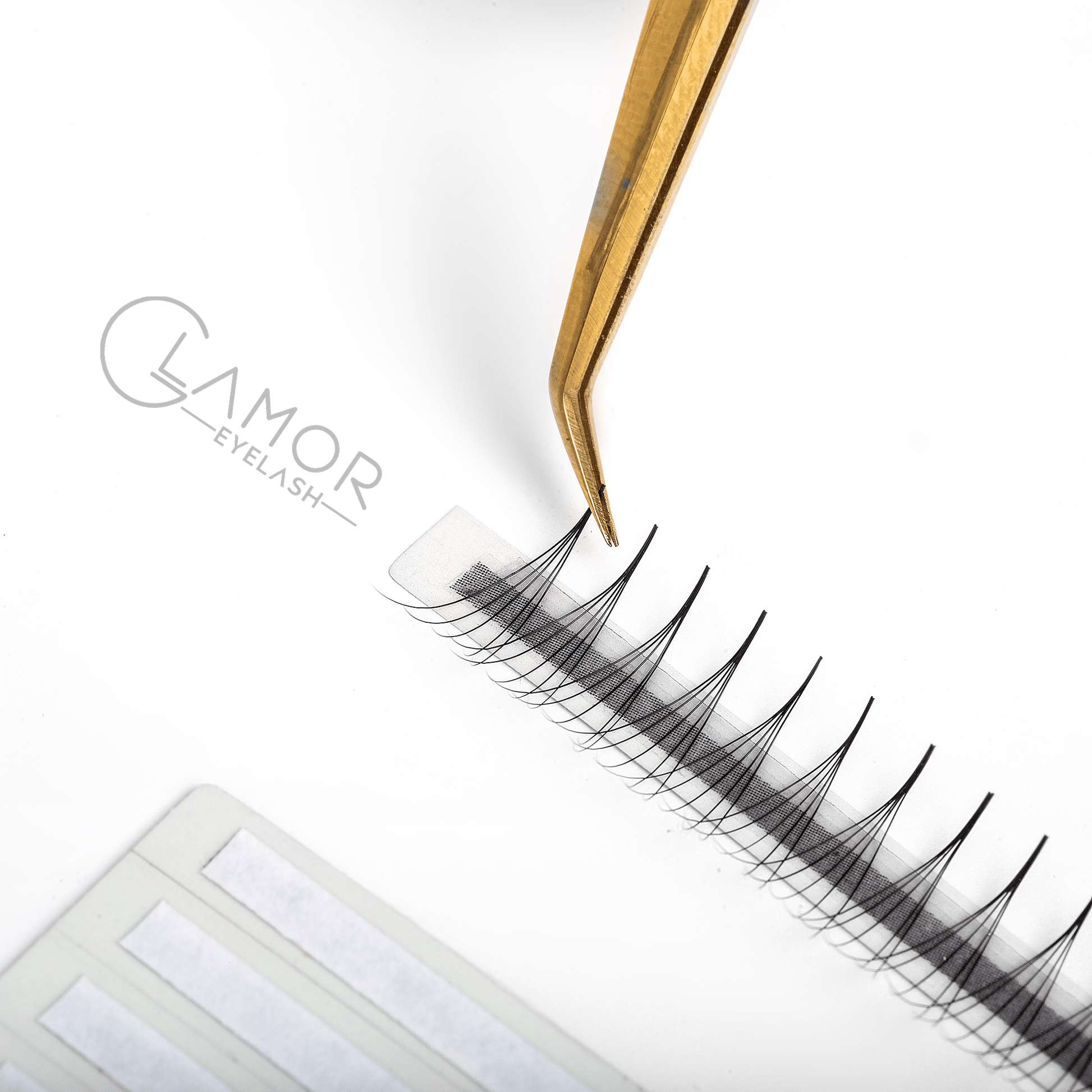 8D Ultra-speed Promade fans GLAMOREYELASH 500 FANS Promade Natural Fans Eyelashes Extensions | Handmade Individual Lashes 0.05mm of Mink Lashes - GlamorEyelash 