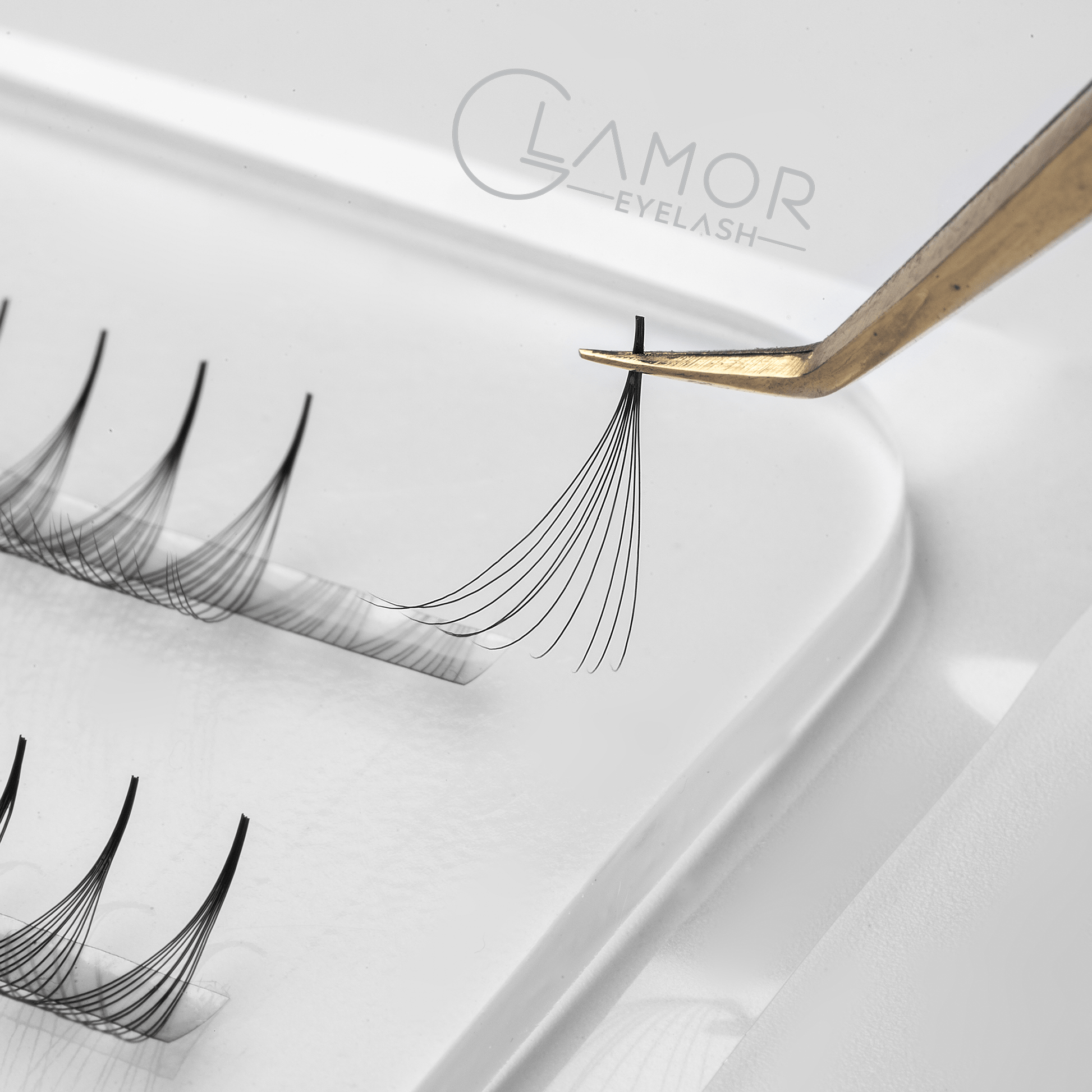 10D Ultra-speed Promade fans GLAMOREYELASH 500 FANS Promade Natural Fans Eyelashes Extensions | Handmade Individual Lashes 0.05mm of Mink Lashes - GlamorEyelash 