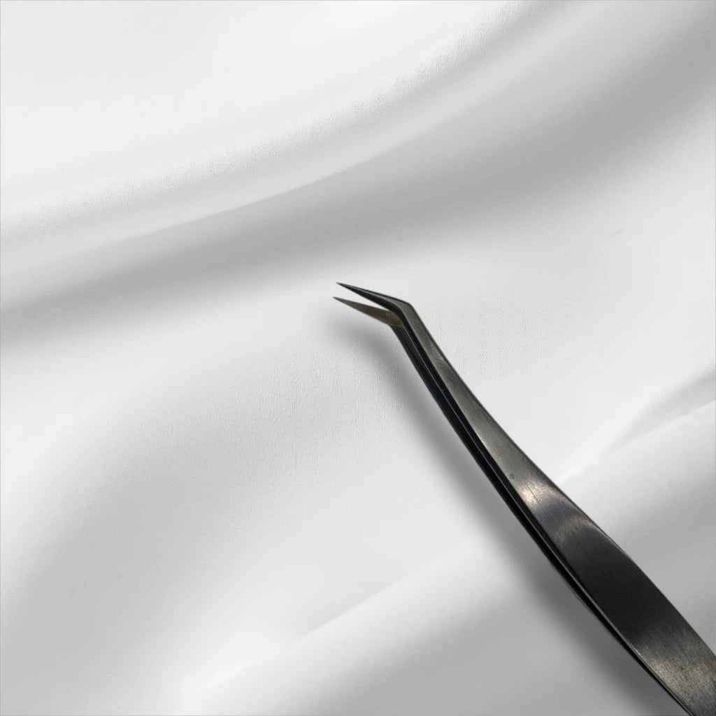 Glamor Black Rose Tweezers